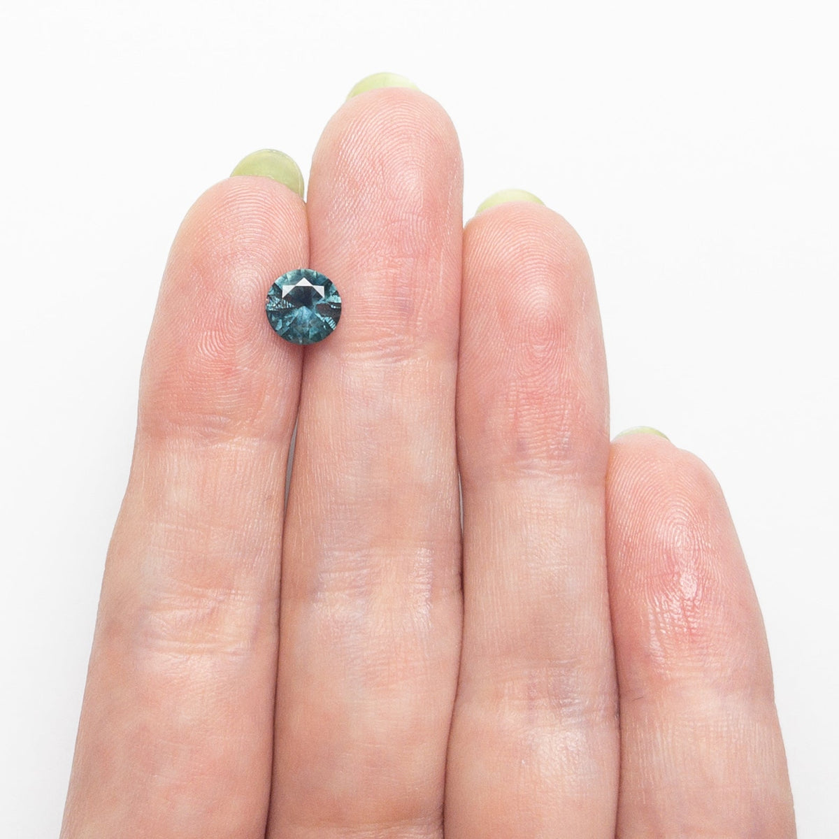 1.17ct 6.54x6.52x3.85mm Round Brilliant Sapphire 26524-02