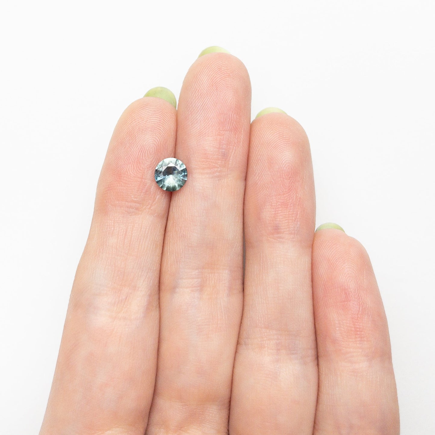 0.94ct 6.11x6.03x3.46mm Round Brilliant Sapphire 26524-14