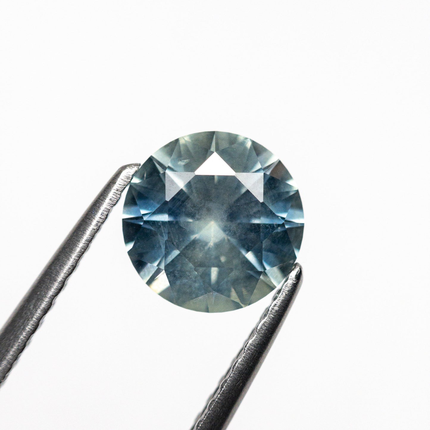 1.42ct 6.83x6.81x4.37mm Round Brilliant Sapphire 22273-01