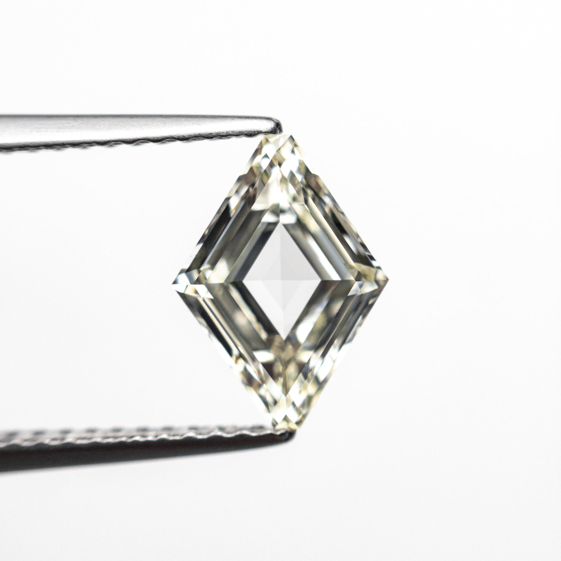 1.21ct 9.61x7.11x2.87mm GIA Internally Flawless L Lozenge Step Cut 25077-01