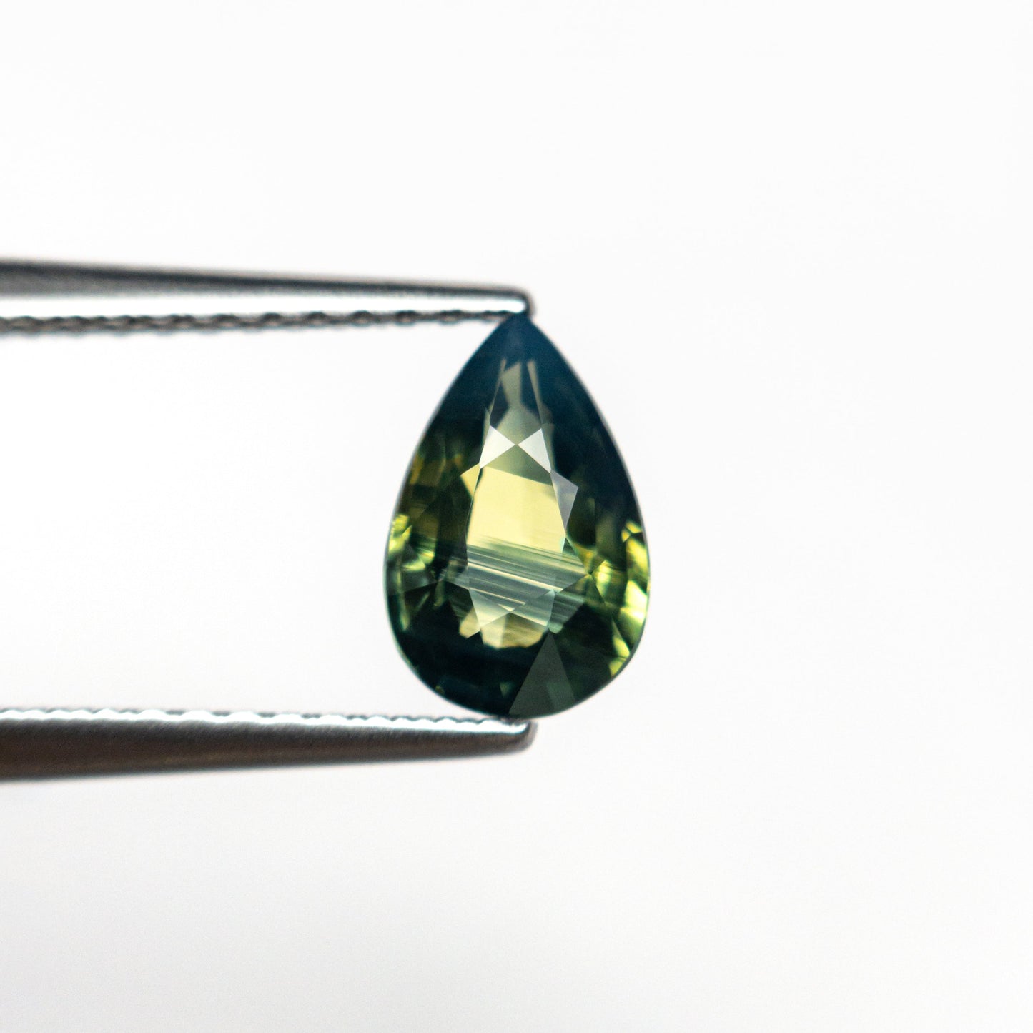 1.05ct 7.85x5.08x3.29mm Pear Brilliant Sapphire 25112-14