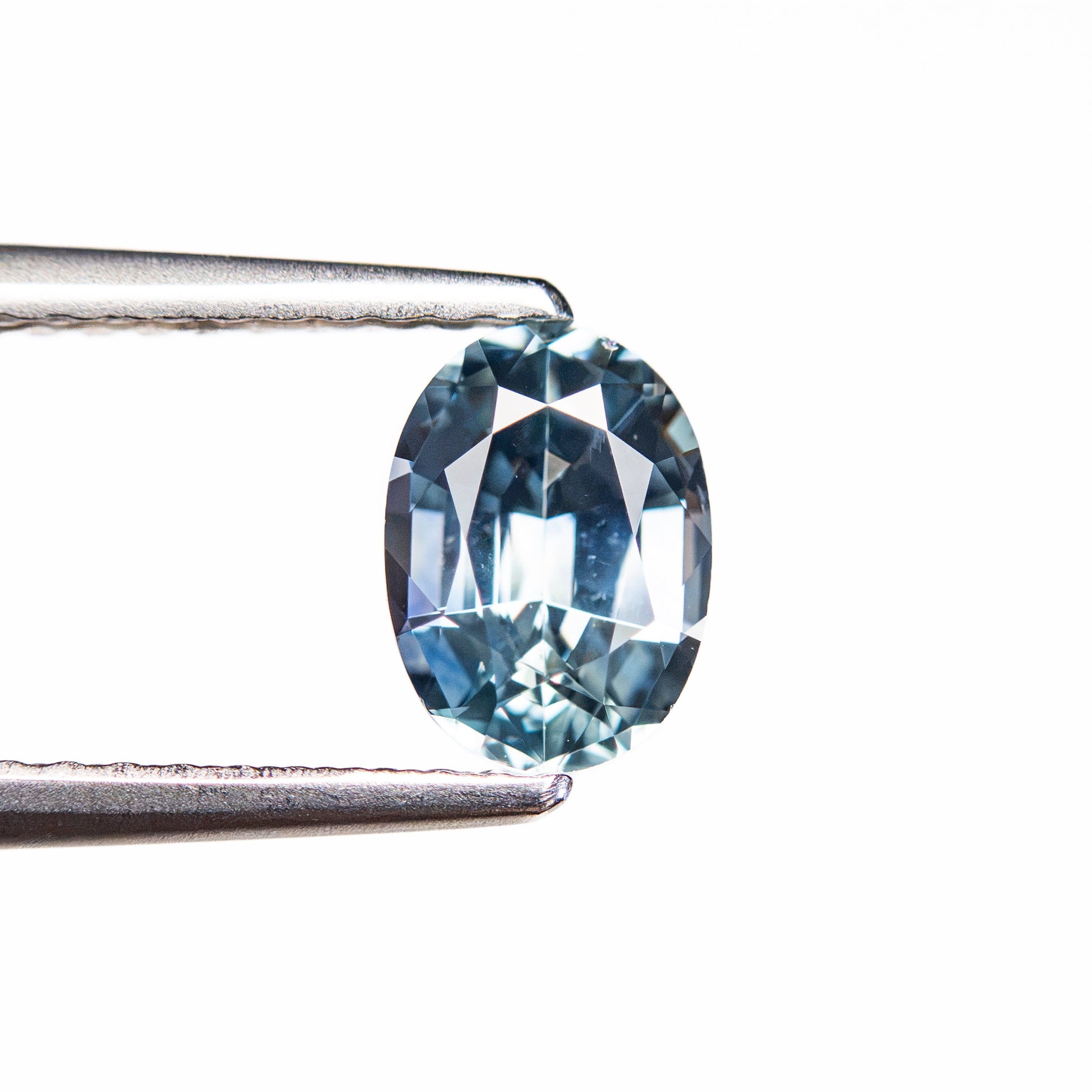 1.02ct 6.90x5.00x3.52mm Oval Brilliant Sapphire 26162-01