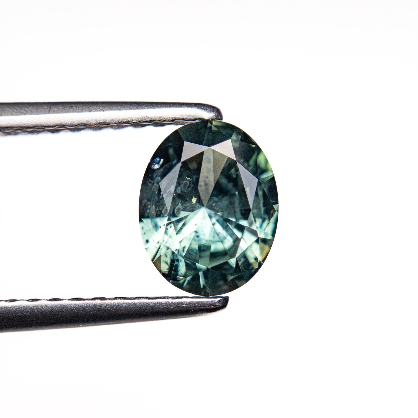 1.05ct 7.04x5.58x3.56mm Oval Brilliant Sapphire 26527-03