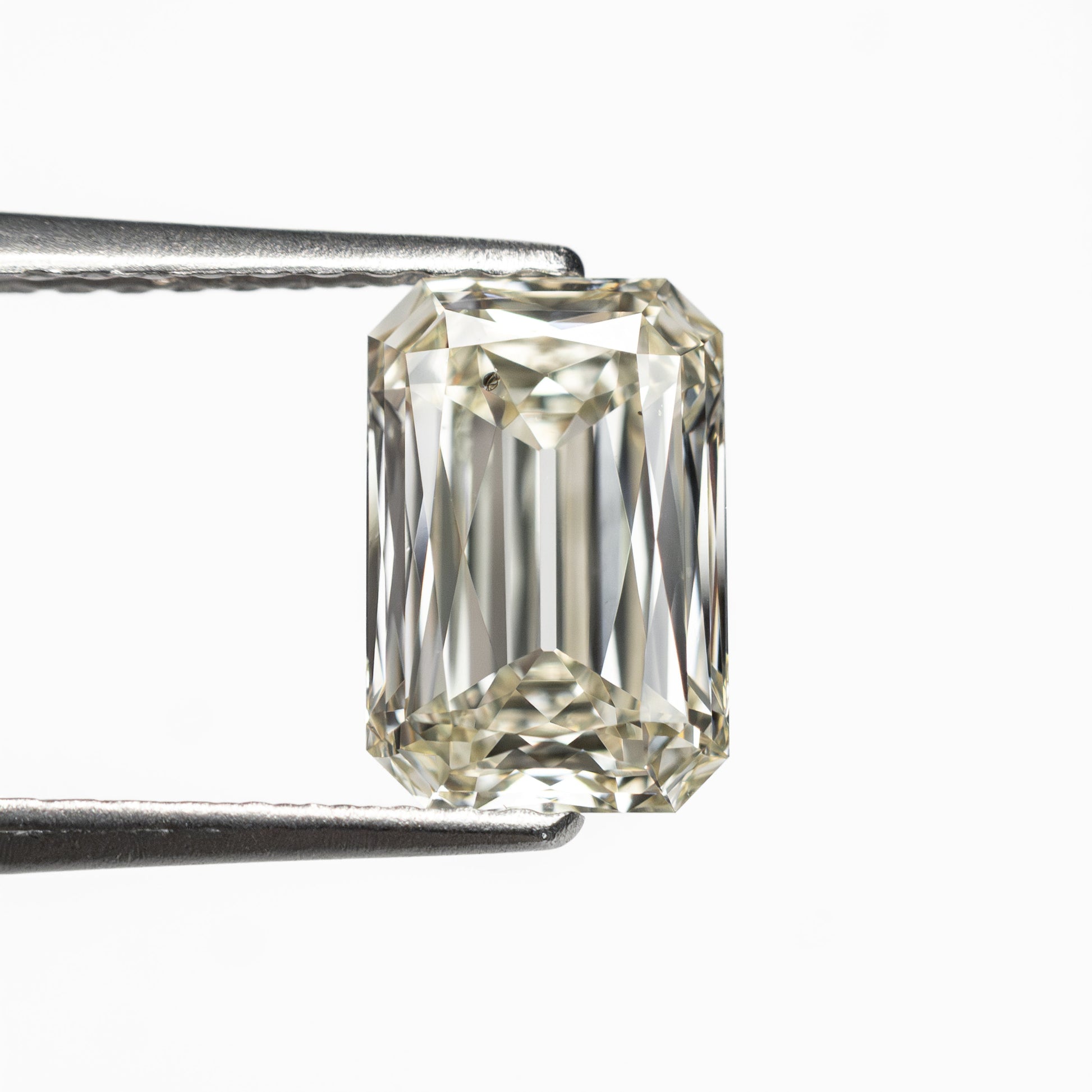 1.49ct 8.02x5.39x3.41mm GIA SI1 U-V Cut Corner Rectangle Brilliant 27392-01