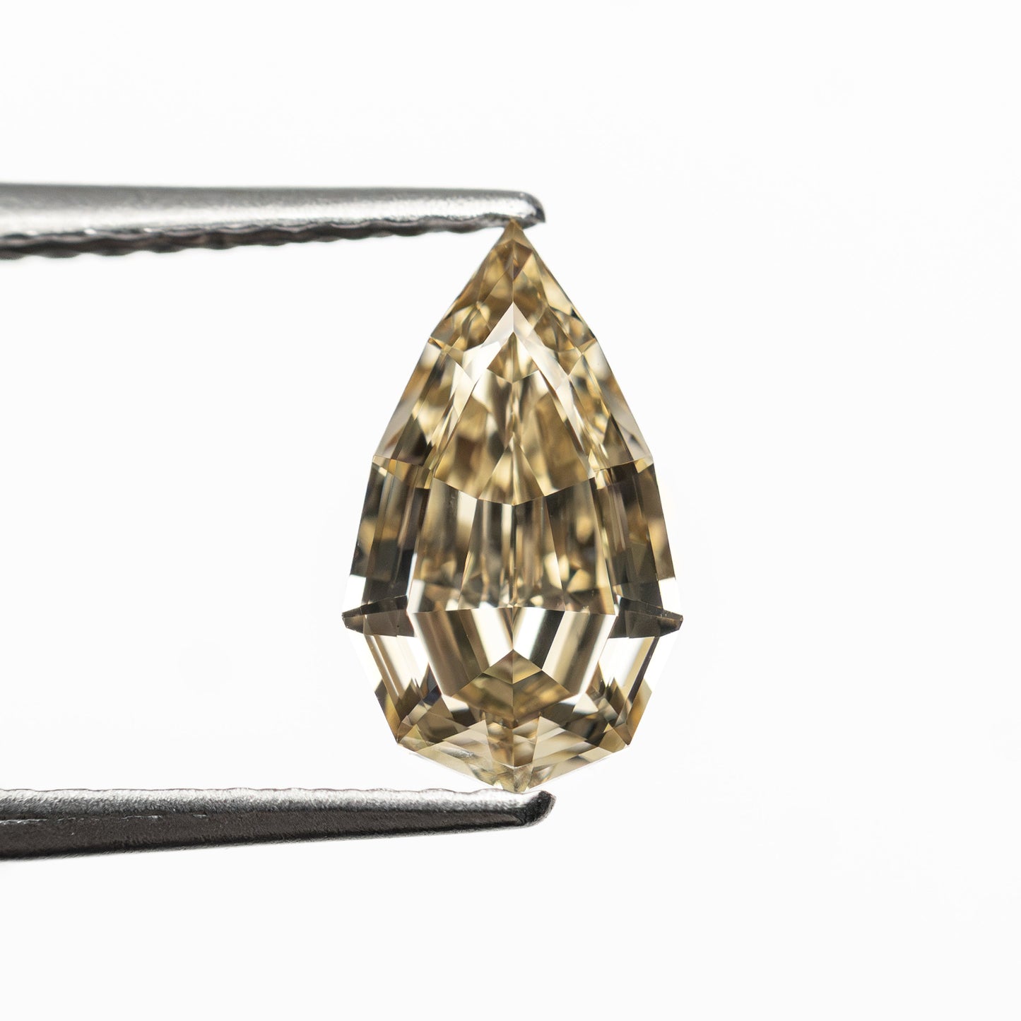 1.02ct 8.89x5.26x3.30mm VS1 C6 Geo Pear Step Cut 🇿🇦 27518-06