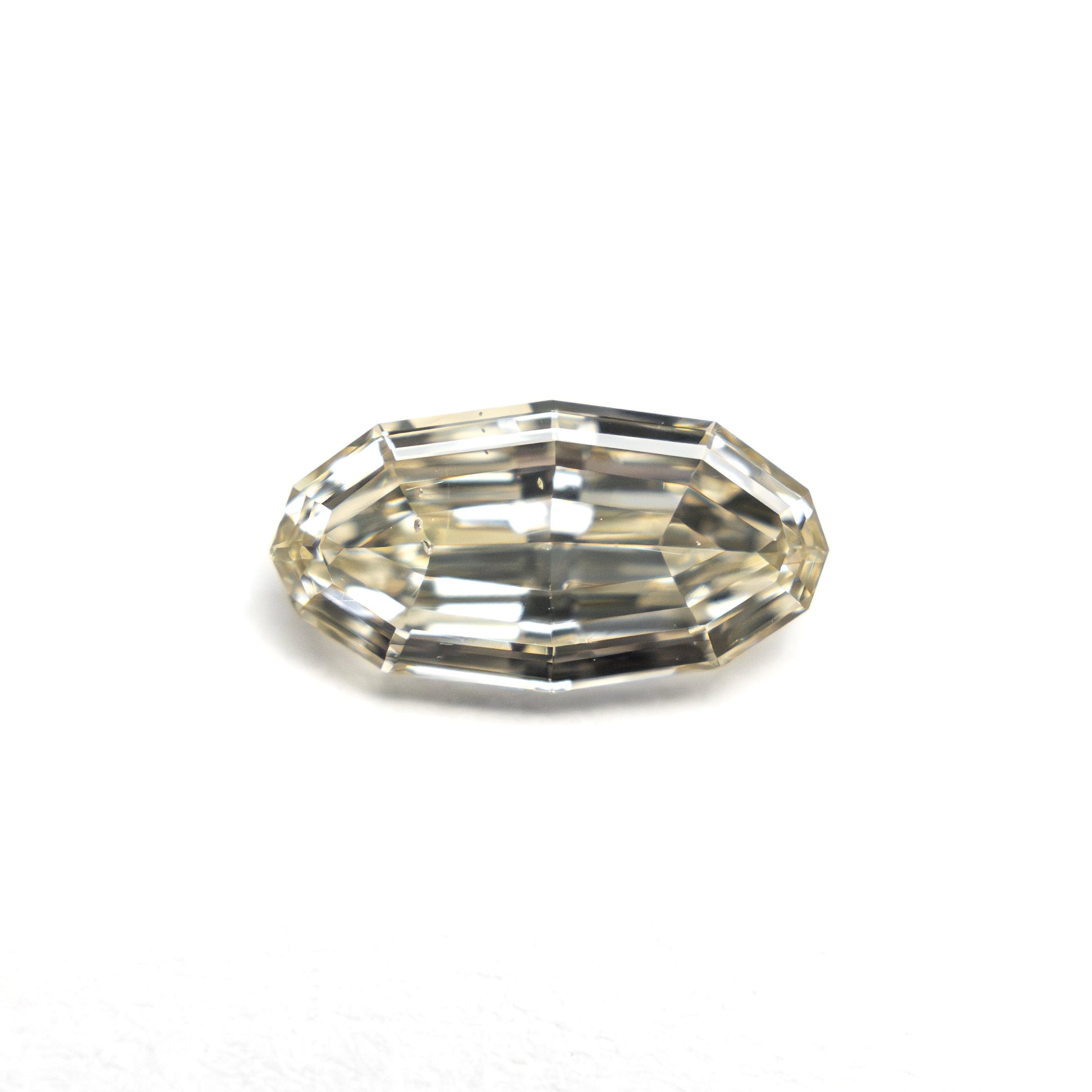 D16716  - 0.80ct 8.85x4.60x2.36mm SI2 Q-R Geo Oval Step Cut 🇿🇦 27526-02