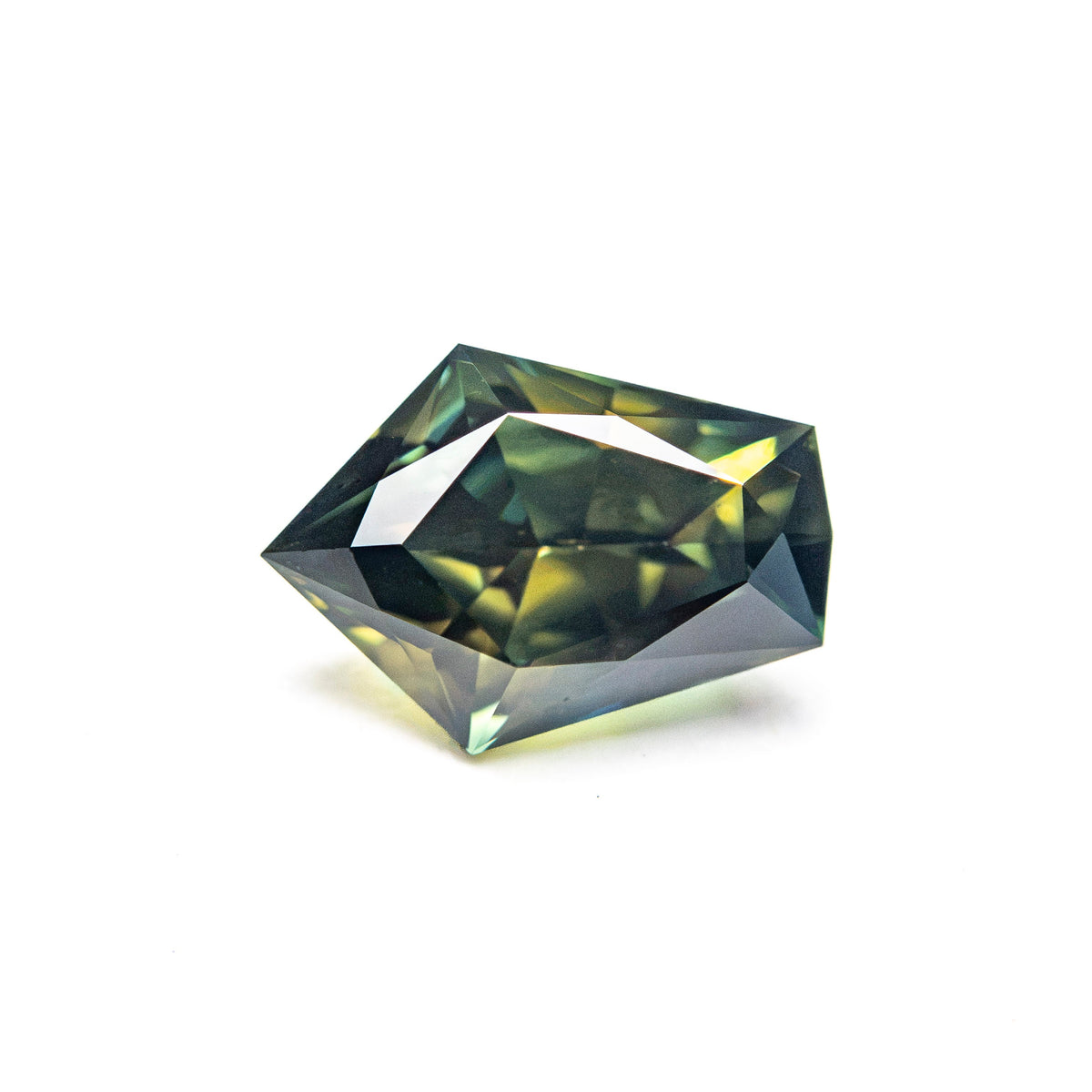 1.56ct 8.87x6.34x4.12mm Shield Brilliant Sapphire 27766-07