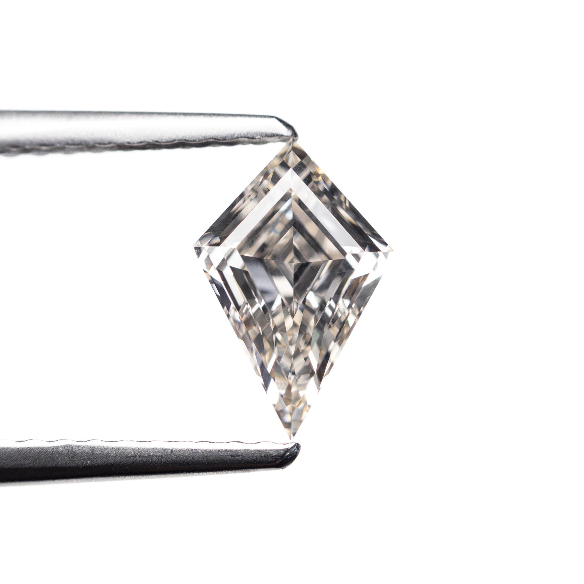 0.76ct 8.56x5.65x3.33mm VS2 M Kite Step Cut 🇨🇦 27931-01