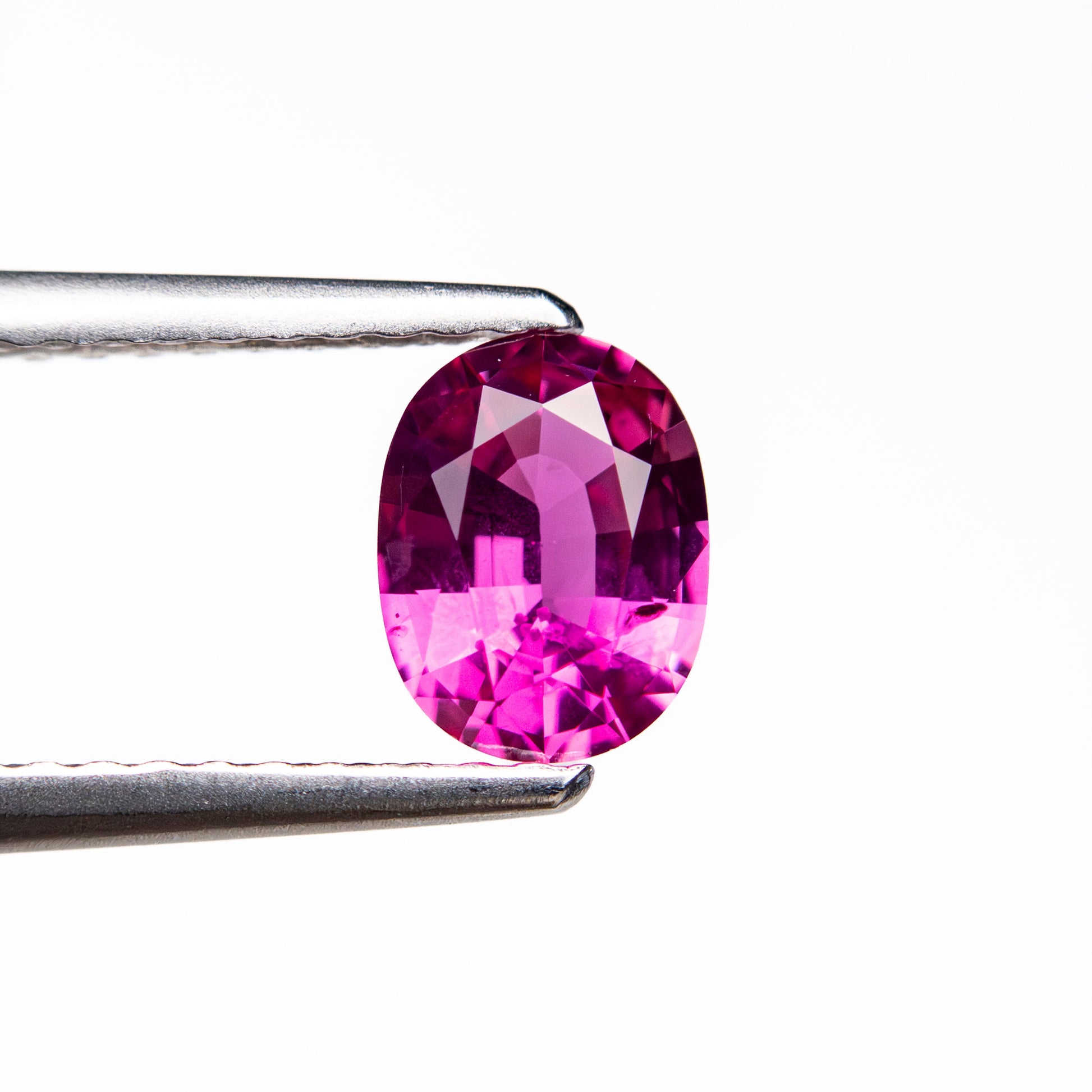 0.80ct 6.56x5.04x2.91mm Oval Brilliant Sapphire 27955-05