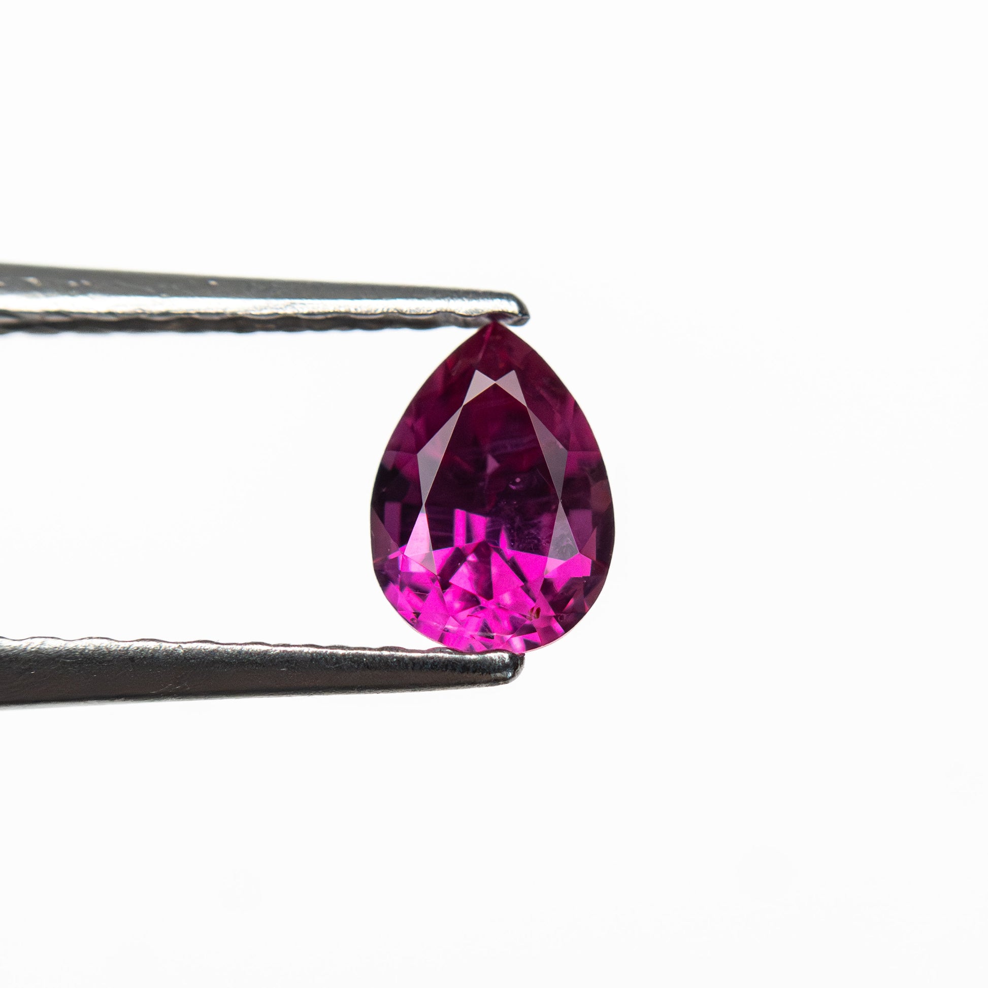 0.46ct 5.55x4.01x2.82mm Pear Brilliant Sapphire 27956-16