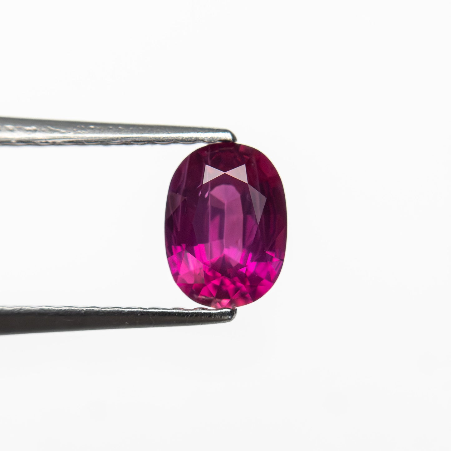0.67ct 6.01x4.44x2.86mm Oval Brilliant Ruby 27956-23