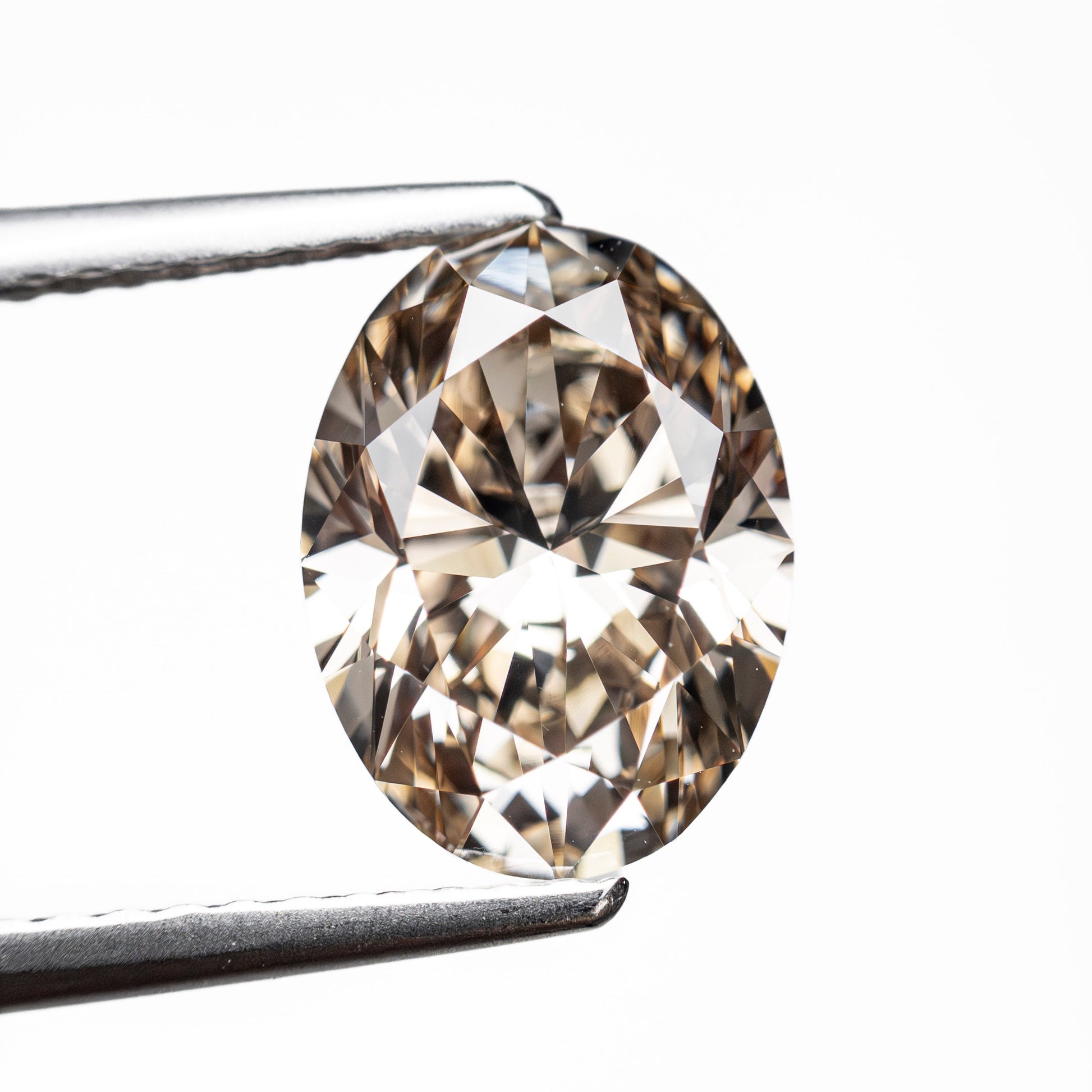 2.24ct 9.92x7.37x4.71mm VS1 C4 Oval Brilliant 🇨🇦 27987-01